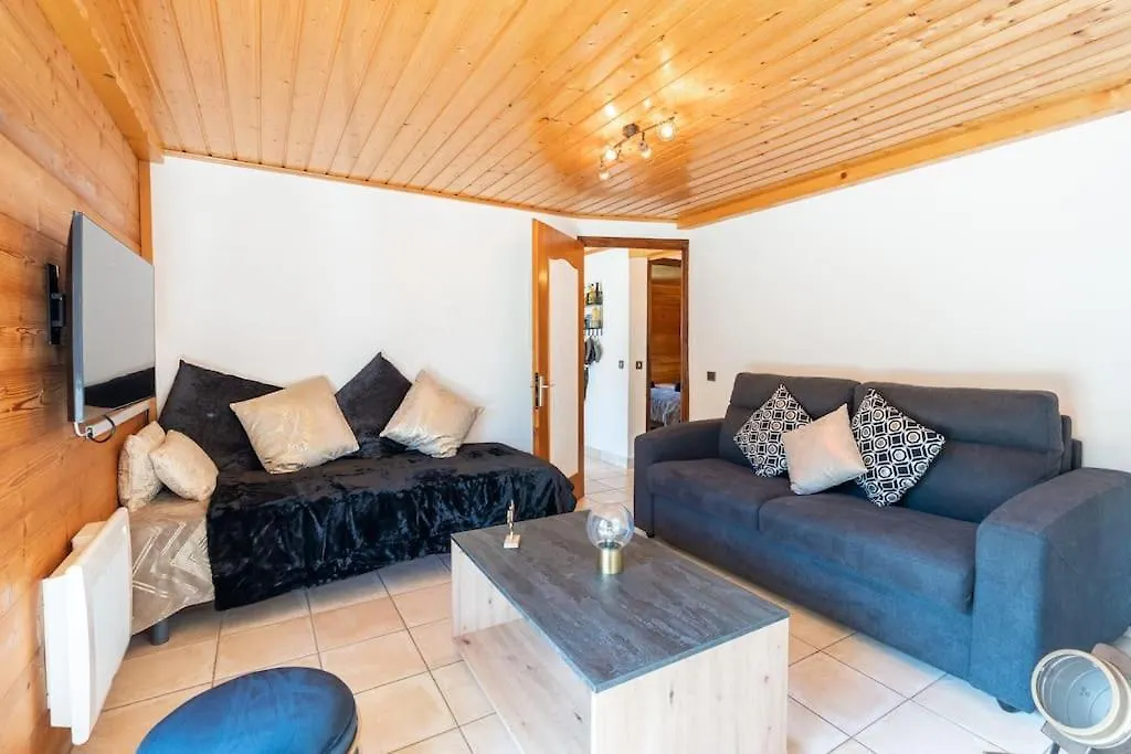 Au Chalet Le Pery, Vue Sur Le Mont De Grange Abondance